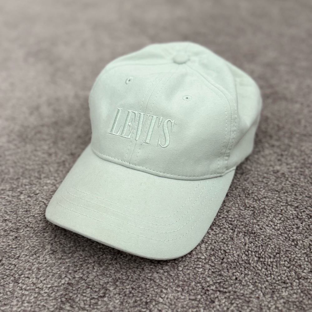 Levi’s baseball hat